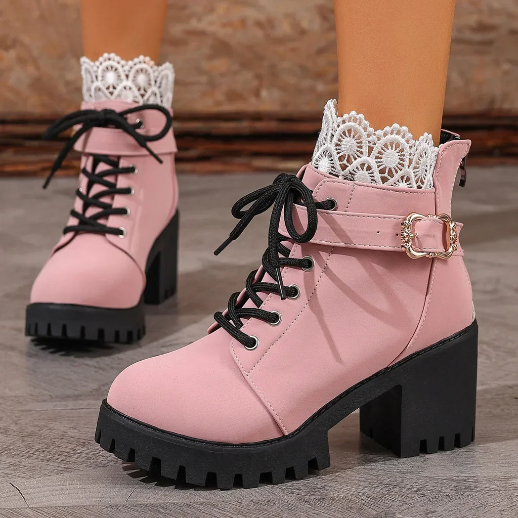Bota Victoria Urban™ com Renda Elegante e Design Britânico